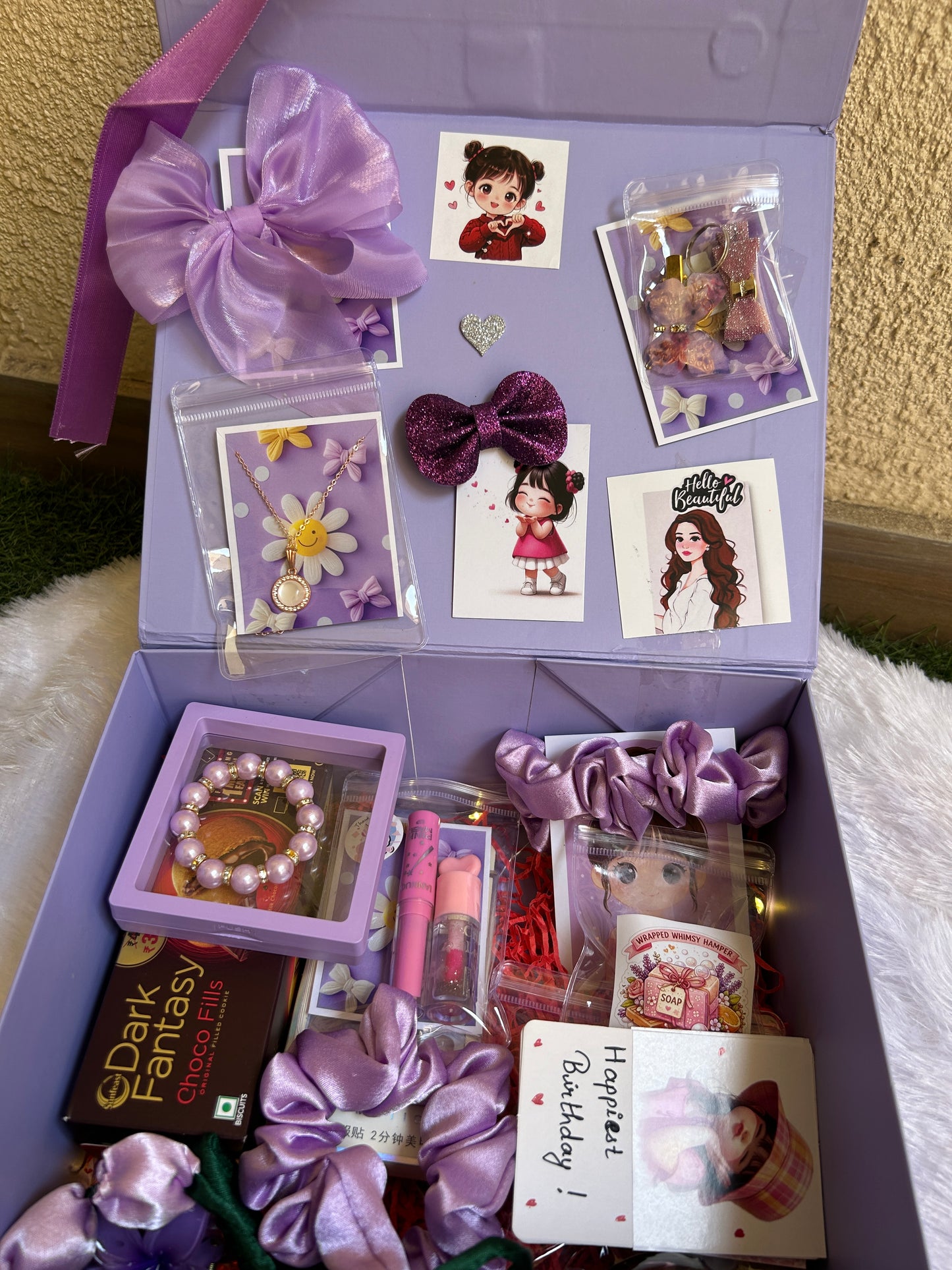 Premium Gift Hamper for Mom & Birthday – 18 Items Surprise Box