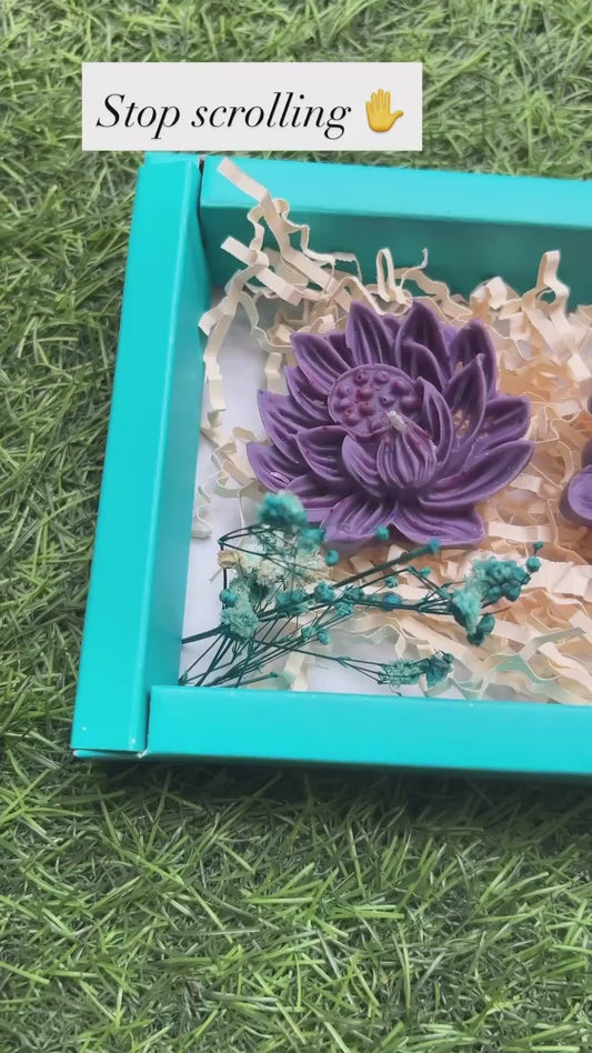 Valentines Luxury Floral Candle Gift Set – Handmade Flower & Heart Candles in Gift Box